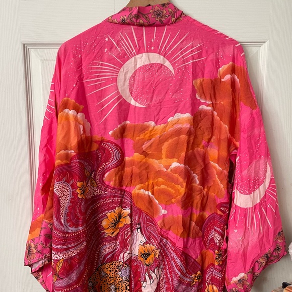 Boutique boho pink moon floral waist tie kimono - Picture 4 of 5